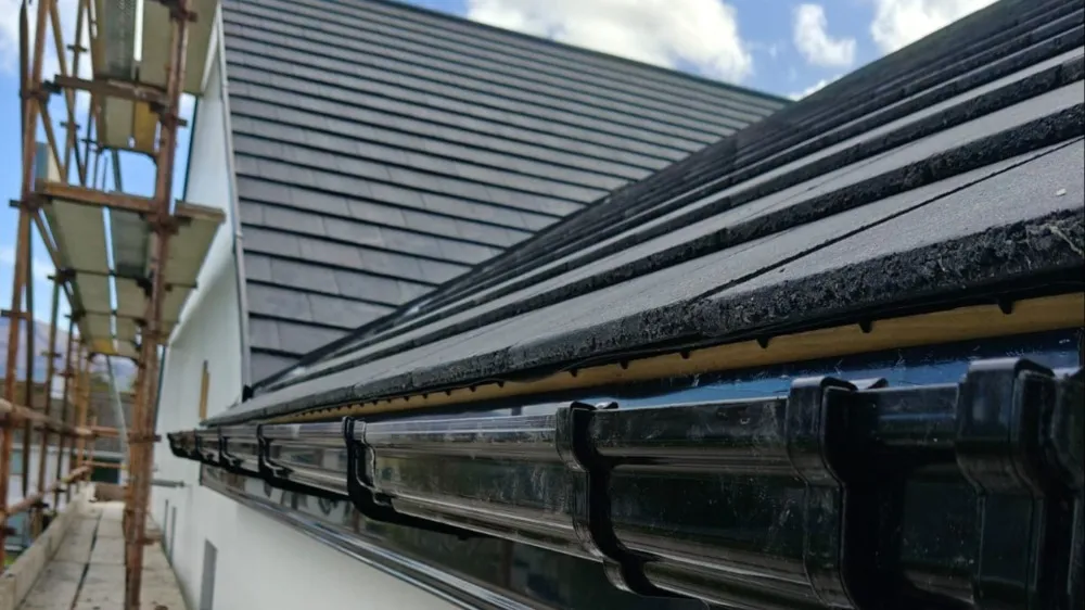 Fascia and soffit replacement on a Munster home